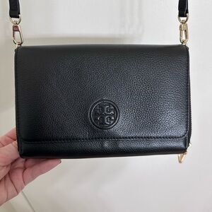 Tory Burch BOMBE FLAT WALLET
CROSSBODY